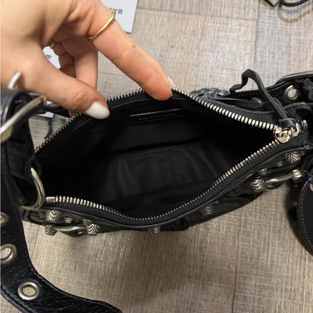 Balenciaga Black ‘Le Cagole XS‘ Leather Shoulder Bag - Picture 11 of 17